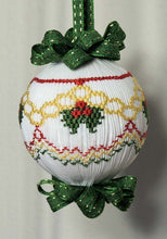 Load image into Gallery viewer, Chain Linked Holly, #619

